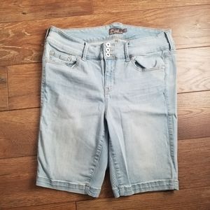 Torrid Bermuda Shorts, Size 16